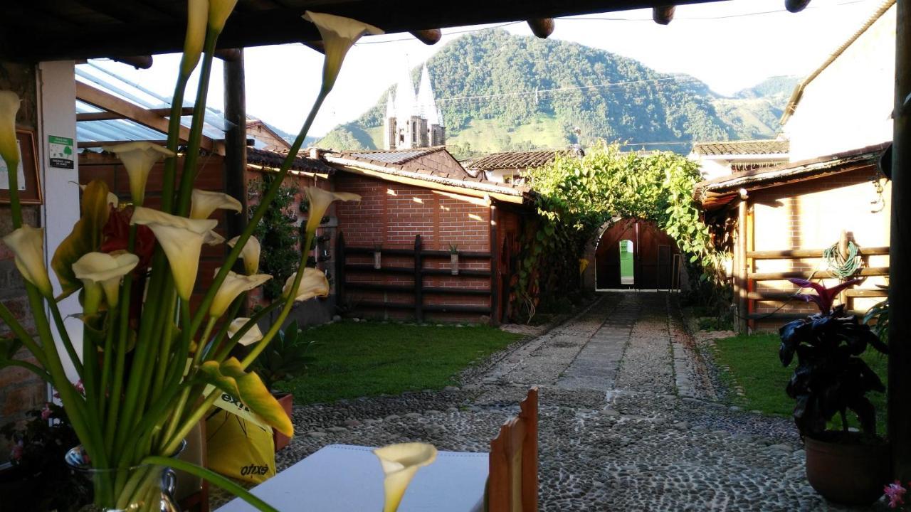 Hotel Kantarrana Urbana Jardin Jardín Exterior foto