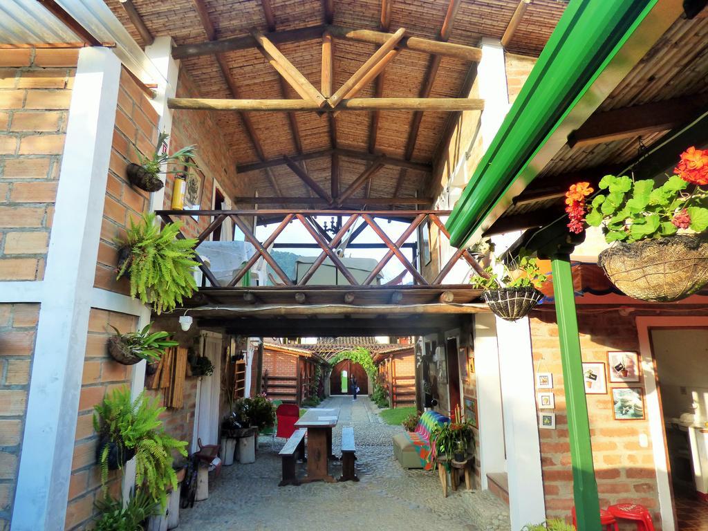 Hotel Kantarrana Urbana Jardin Jardín Quarto foto